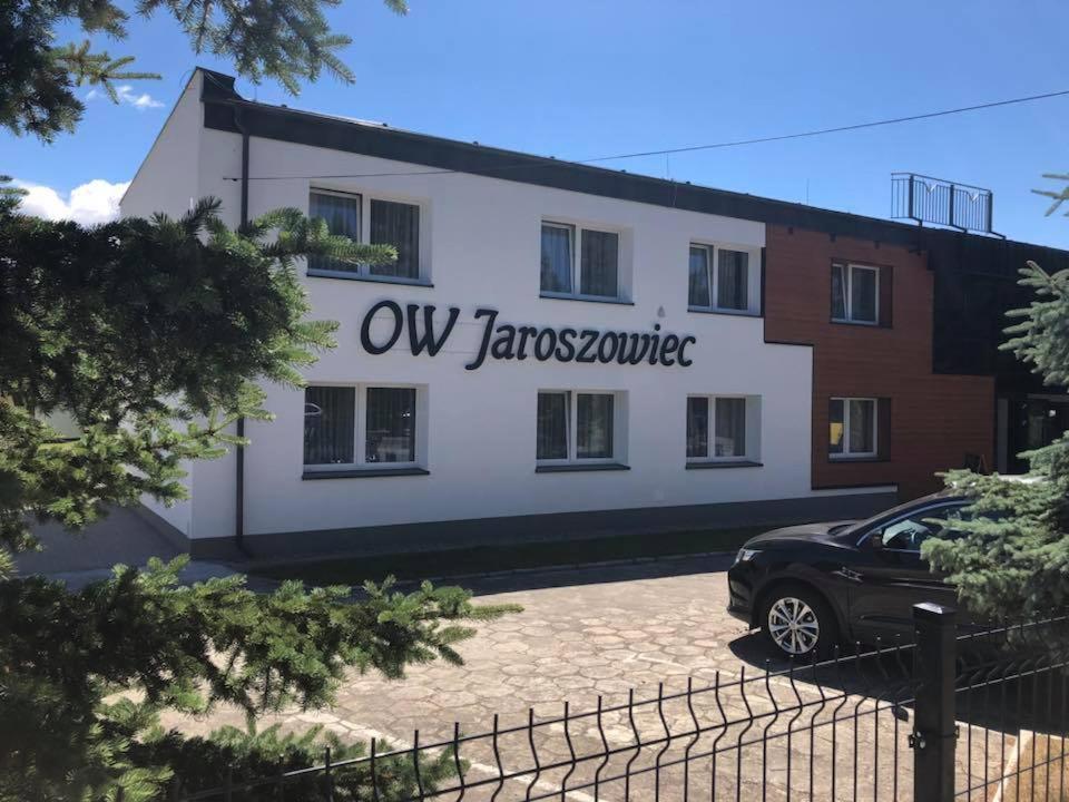 Ow Jaroszowiec Hotel Łazy Buitenkant foto